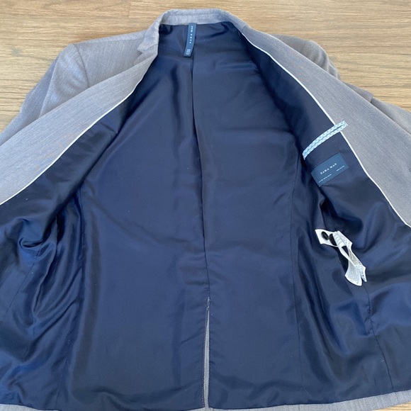 Men's Grey suit - Picture 5 of 10